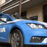 Uomo barricato in casa a Reggio, salvato dalla polizia