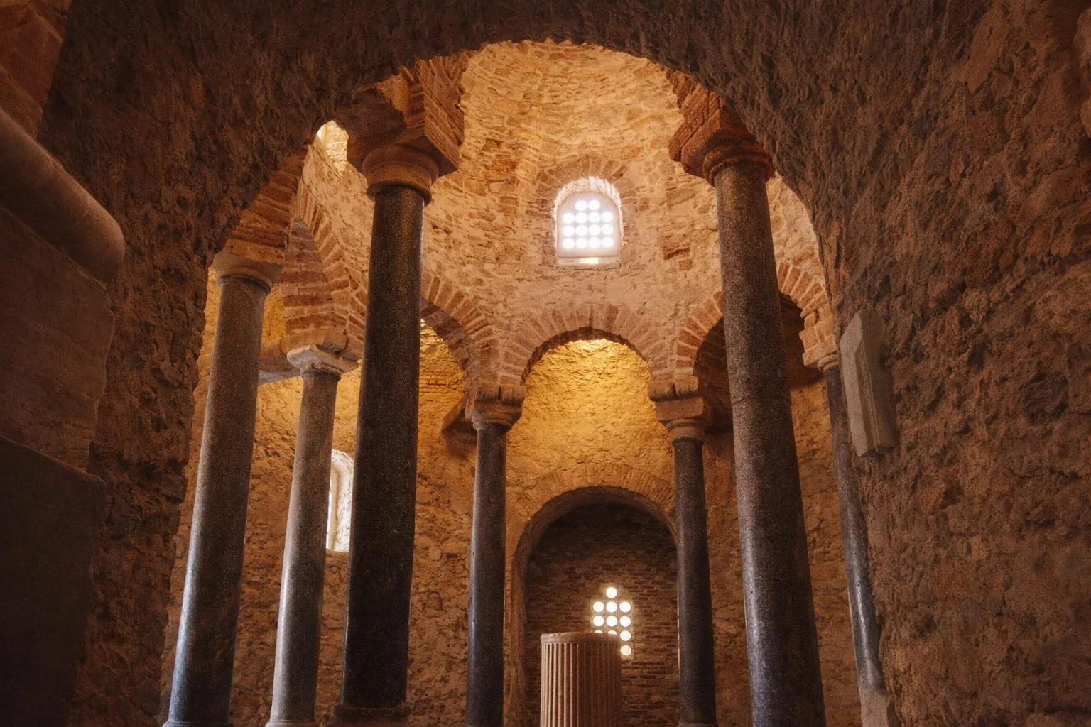 Santa Severina, battistero bizantino gioiello architettonico