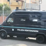 Ribellione in carcere a Reggio, detenuto aggredito