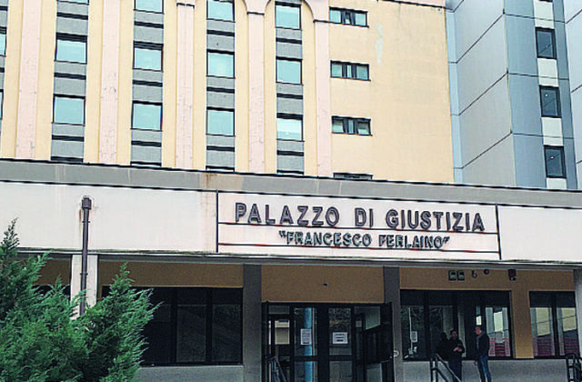 Catanzaro, duplice omicidio 2013, chiesti giudizi