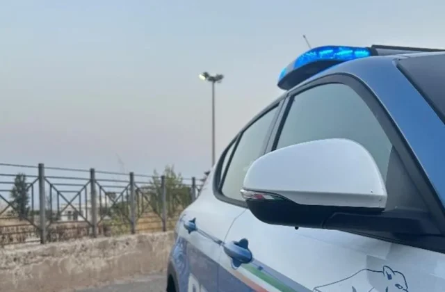 Cittadino irregolare in Italia rimpatriato da Crotone