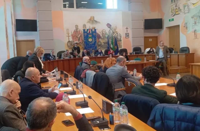 Cosenza, assegnazione beni pubblici, fdi chiede chiarezza