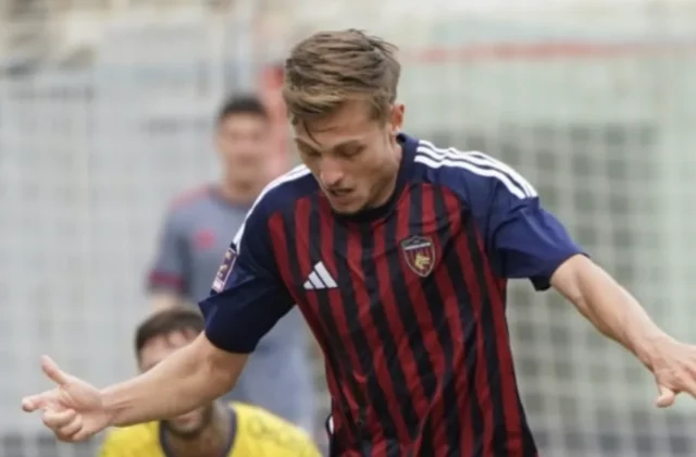 Il Cosenza calcio pareggia a Torre Annunziata