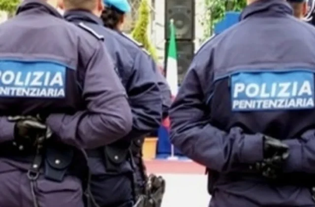 Detenuto suicida nel carcere di Paola, agenti indagati