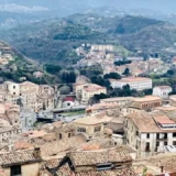 Cosenza nella top ten delle città virtuose italiane 2026
