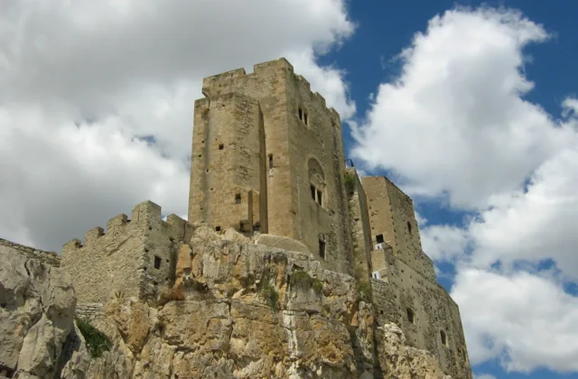 Castello Petrae Roseti, il roseto sul mare di Roseto