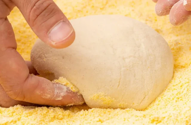 Marco De Marco da Grimaldi vince gara pizzaioli in Francia