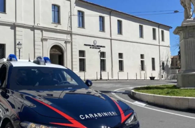 Aggressione in casa a Catanzaro, famiglia ferita
