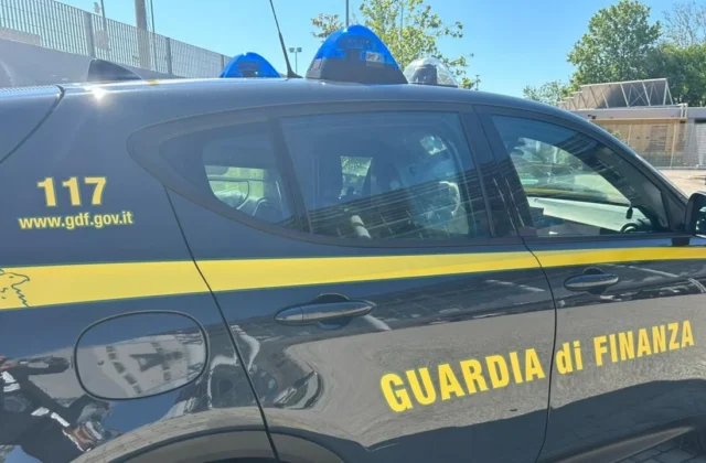 Denunciato per discarica abusiva pneumatici Taurianova