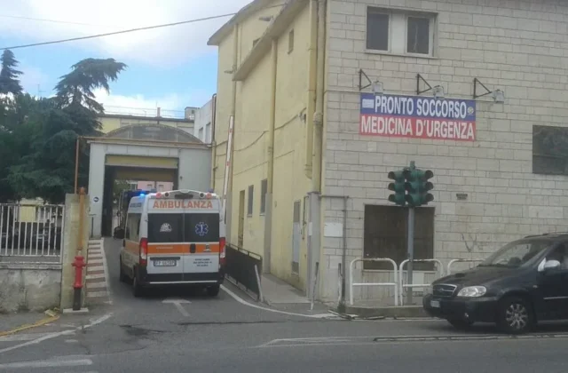 Pronto soccorso Vibo, sovraffollamento, nuovo caos