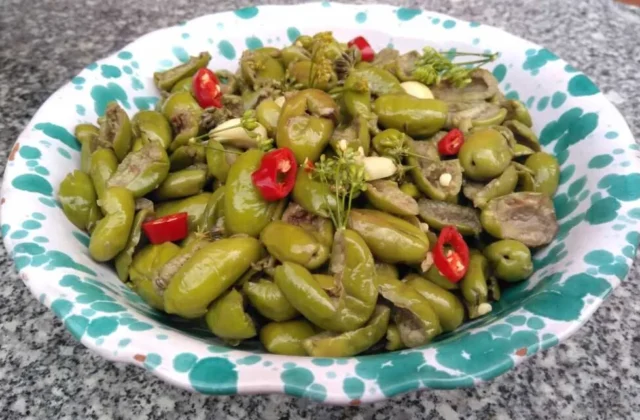 Olive ammaccate di Cleto, un sapore che racconta la cultura
