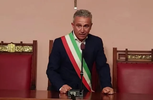 Palmi, nomina parente staff sindaco, è polemica
