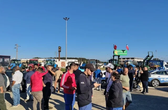 Quattro presidi fissi in Calabria contro il caro vita