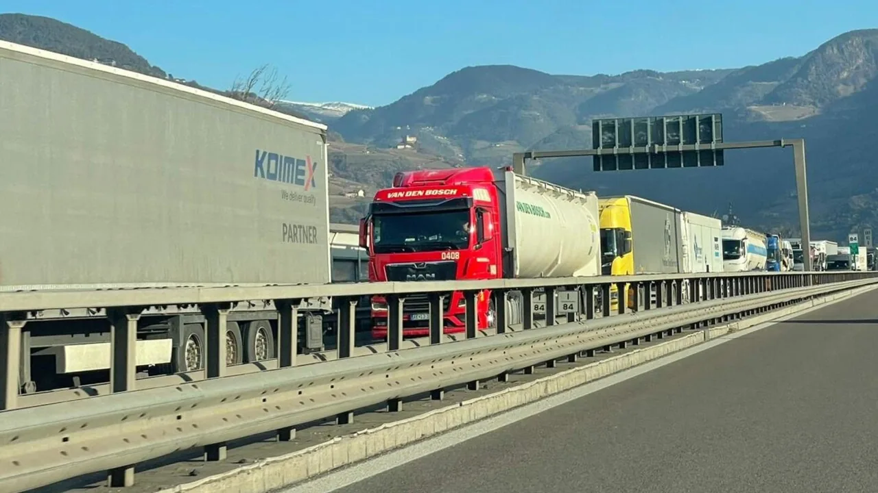 Catanzaro, protesta autotrasportatori caro carburante