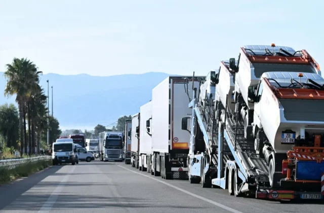 Protesta tir alto jonio, agricoltori in piazza