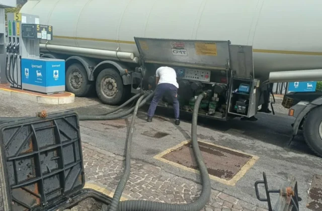 A Crotone task force contro le speculazioni sui carburanti