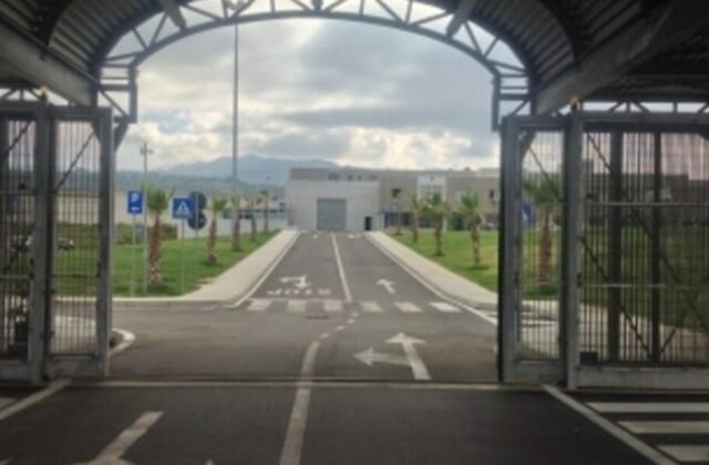 Otto agenti feriti nel carcere di Reggio Calabria