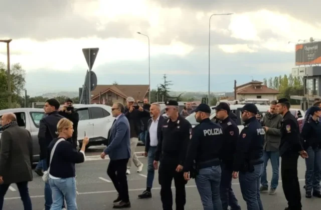 A Sant’Onofrio blocco tir risolto dal questore