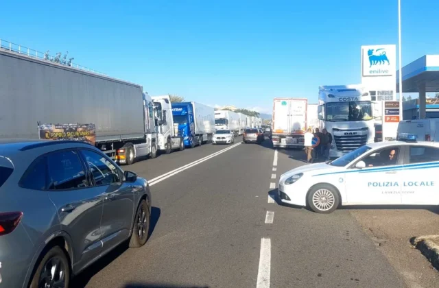 Sciopero tir Calabria, allarme, situazione al limite